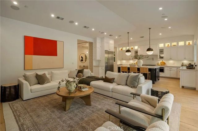 16130 Otsego Street, Encino, CA 91436