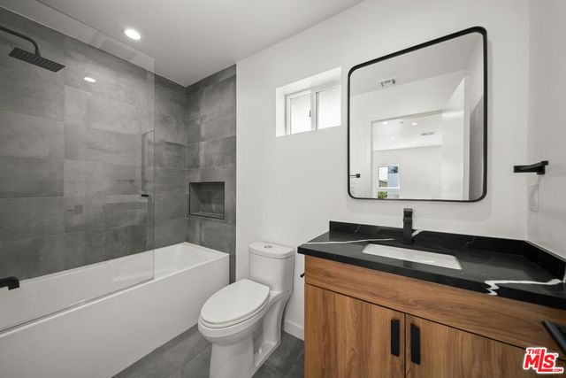 6049 Craner Avenue 2, North Hollywood, CA 91606