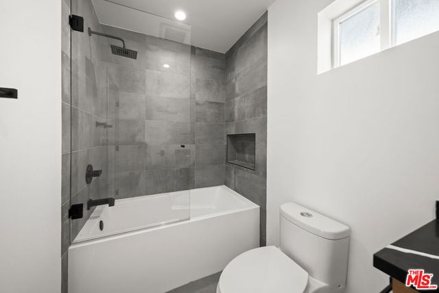 6049 Craner Avenue 2, North Hollywood, CA 91606