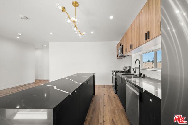 6049 Craner Avenue 2, North Hollywood, CA 91606