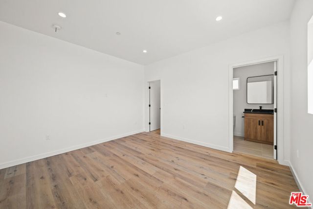 6049 Craner Avenue 2, North Hollywood, CA 91606