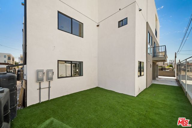 6049 Craner Avenue 2, North Hollywood, CA 91606