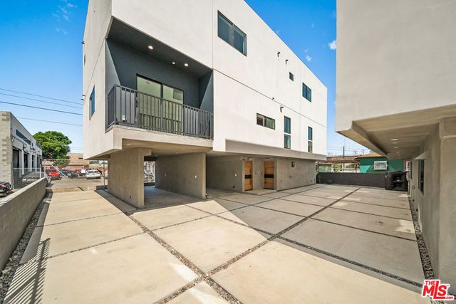 6049 Craner Avenue 2, North Hollywood, CA 91606