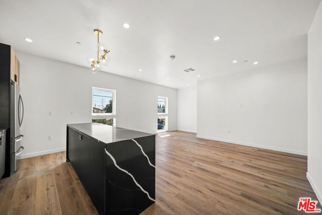 6049 Craner Avenue 2, North Hollywood, CA 91606