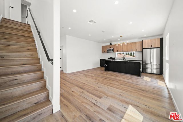 6049 Craner Avenue 2, North Hollywood, CA 91606