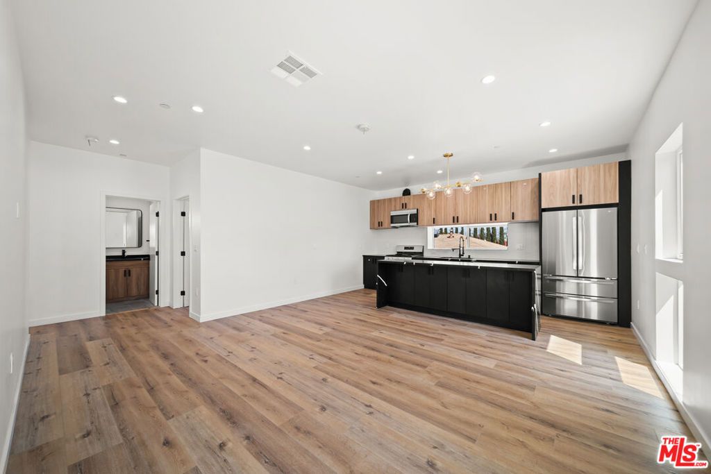 6049 Craner Avenue 2, North Hollywood, CA 91606