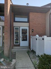 3240 FAIRWAY DR #3240, Wilmington, DE 19808