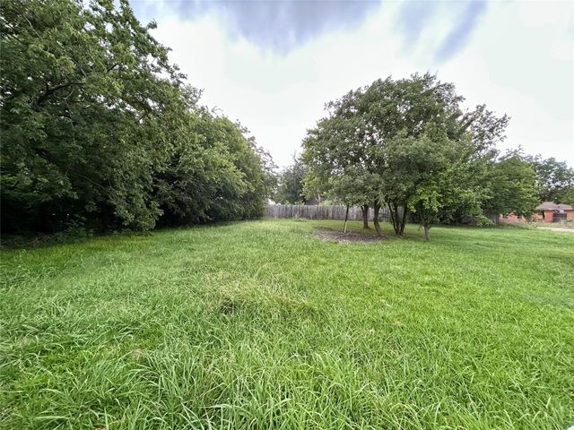 409 S 5th Street, Crandall, TX 75114