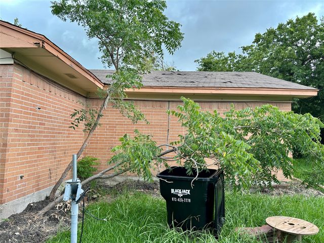409 S 5th Street, Crandall, TX 75114