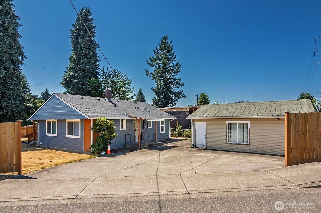 7660 S 126th Street, Seattle, WA 98178