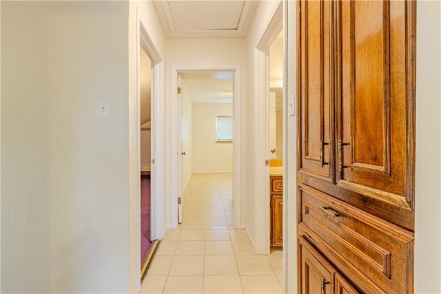 6005 Deer Creek Dr, Corpus Christi, TX 78415