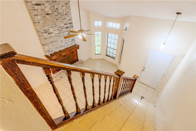 6005 Deer Creek Dr, Corpus Christi, TX 78415