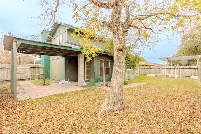 6005 Deer Creek Dr, Corpus Christi, TX 78415