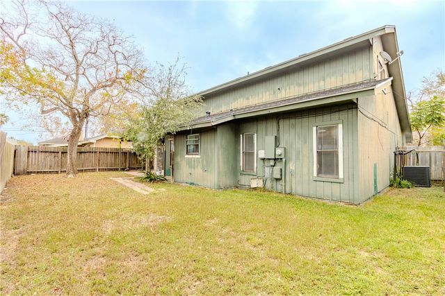 6005 Deer Creek Dr, Corpus Christi, TX 78415