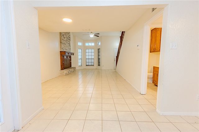 6005 Deer Creek Dr, Corpus Christi, TX 78415