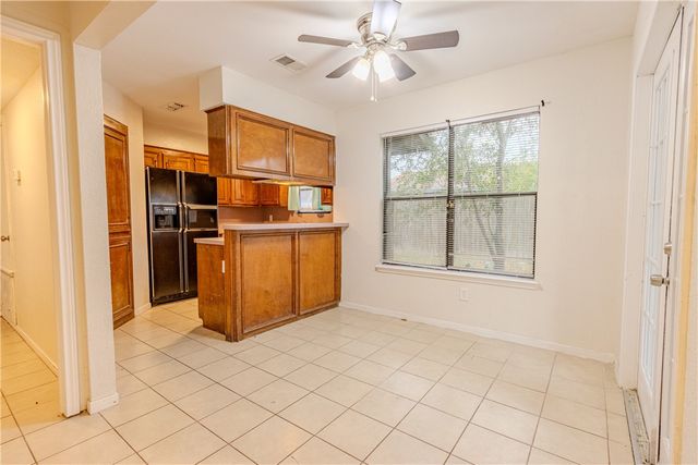 6005 Deer Creek Dr, Corpus Christi, TX 78415
