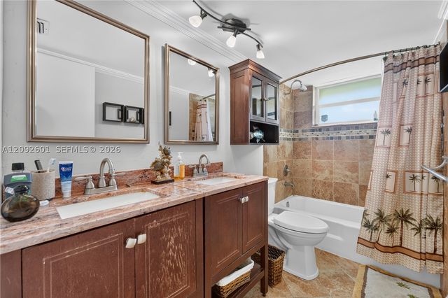 5405 Bayberry Ln, Tamarac, FL 33319