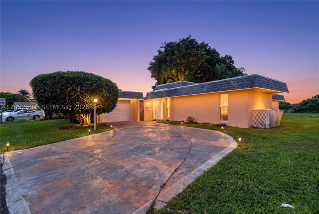5405 Bayberry Ln, Tamarac, FL 33319