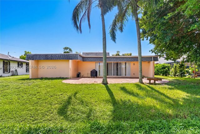 5405 Bayberry Ln, Tamarac, FL 33319