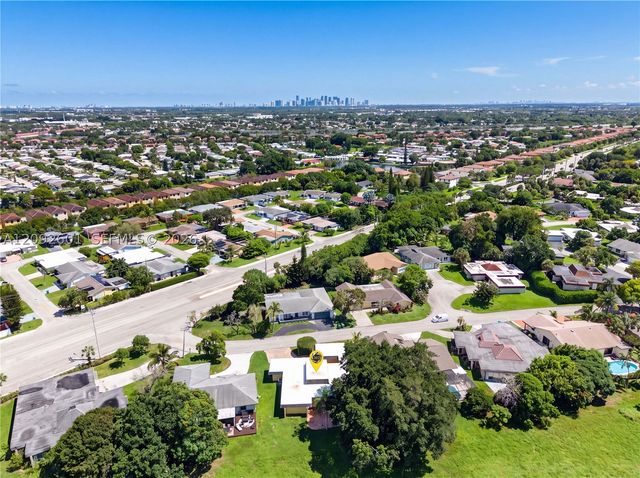 5405 Bayberry Ln, Tamarac, FL 33319
