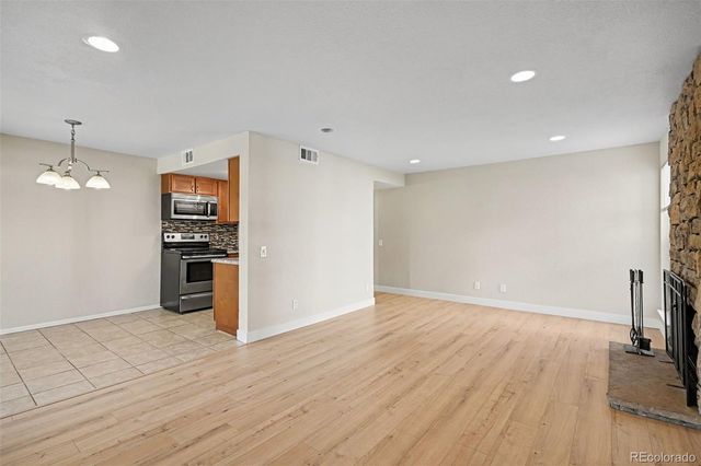 9867 E Peakview Avenue E06, Englewood, CO 80111