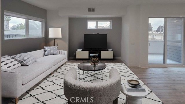 3309 Aria Lane, Los Angeles, CA 90034