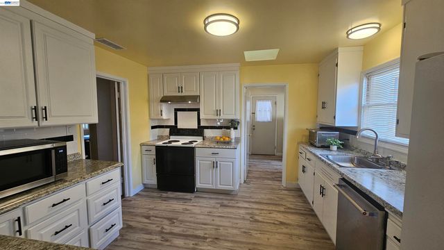 1441 170Th Ave, Ashland, CA 94541