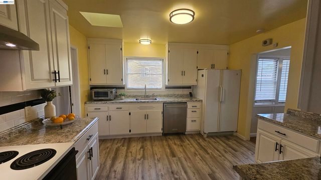 1441 170Th Ave, Ashland, CA 94541