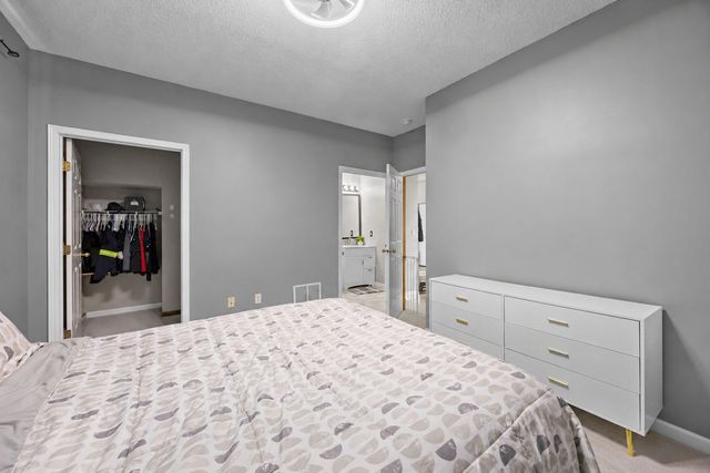 2215 White Water Way, Eagan, MN 55122