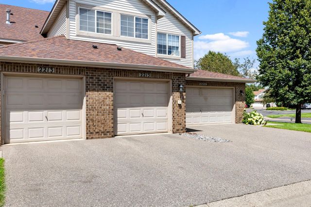 2215 White Water Way, Eagan, MN 55122