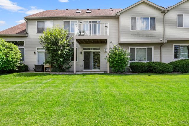 2215 White Water Way, Eagan, MN 55122