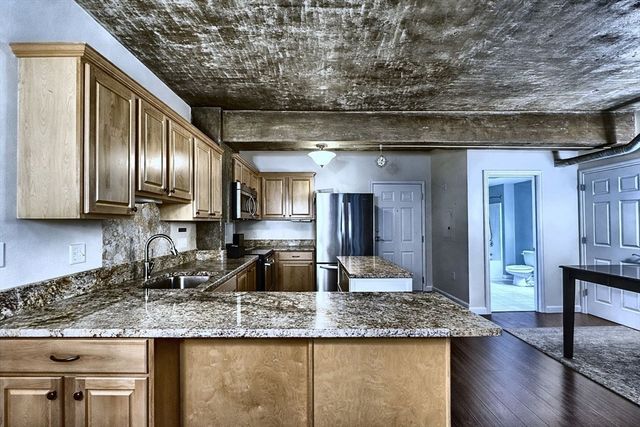 23-33 Middle St 4, Lowell, MA 01852