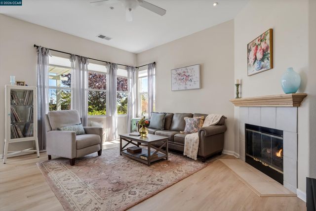 652 Baldwin Dr, Brentwood, CA 94513
