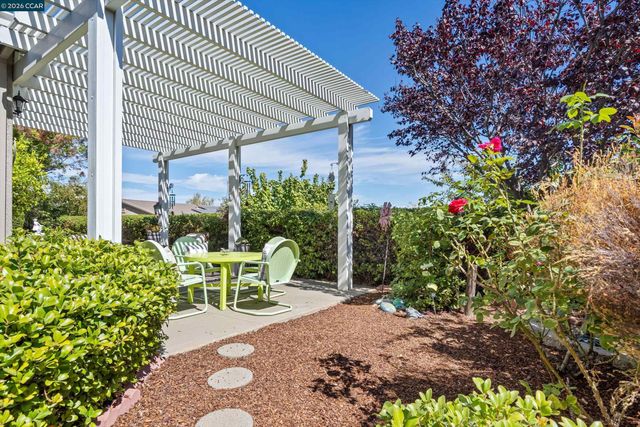 652 Baldwin Dr, Brentwood, CA 94513