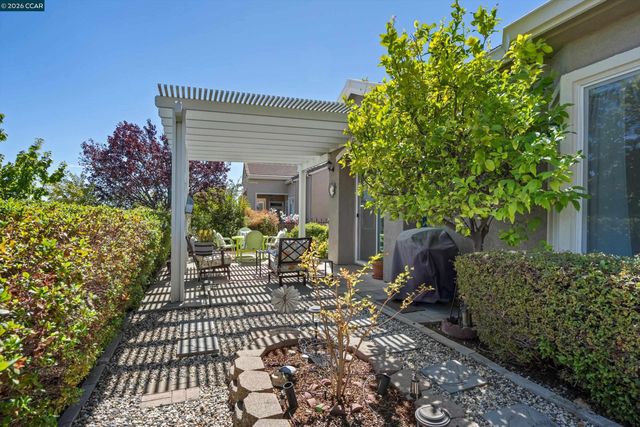 652 Baldwin Dr, Brentwood, CA 94513