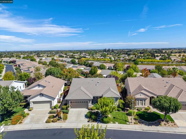 652 Baldwin Dr, Brentwood, CA 94513
