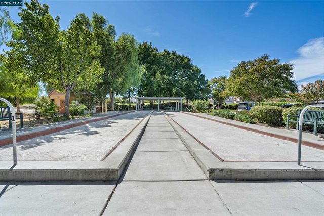 652 Baldwin Dr, Brentwood, CA 94513