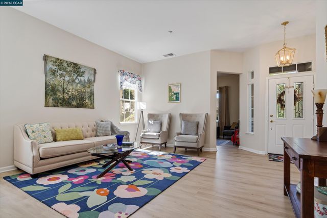 652 Baldwin Dr, Brentwood, CA 94513