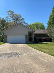 8737 Golf Creek Drive, Rogers, AR 72756