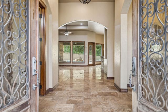 18872 Helotes Rdg, Helotes, TX 78023
