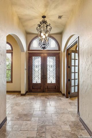 18872 Helotes Rdg, Helotes, TX 78023