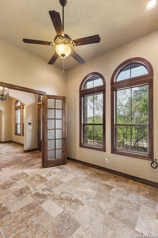 18872 Helotes Rdg, Helotes, TX 78023