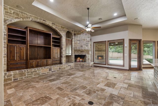 18872 Helotes Rdg, Helotes, TX 78023