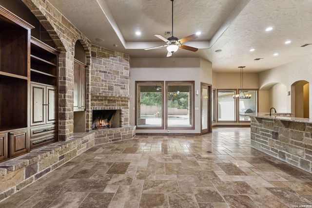 18872 Helotes Rdg, Helotes, TX 78023