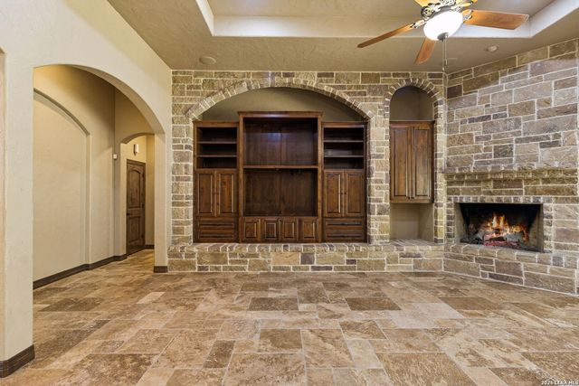 18872 Helotes Rdg, Helotes, TX 78023