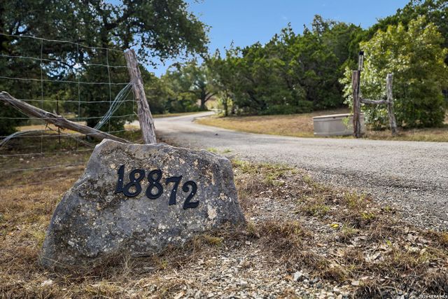 18872 Helotes Rdg, Helotes, TX 78023