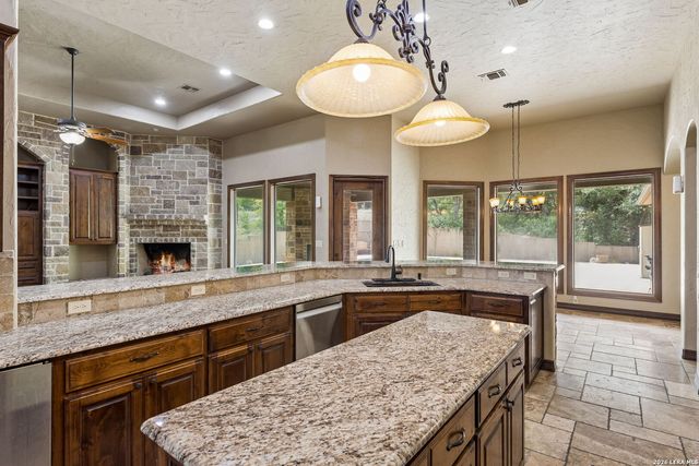 18872 Helotes Rdg, Helotes, TX 78023