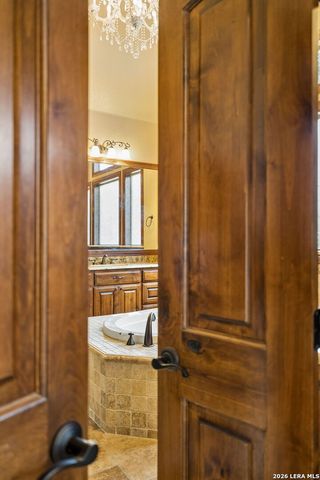 18872 Helotes Rdg, Helotes, TX 78023