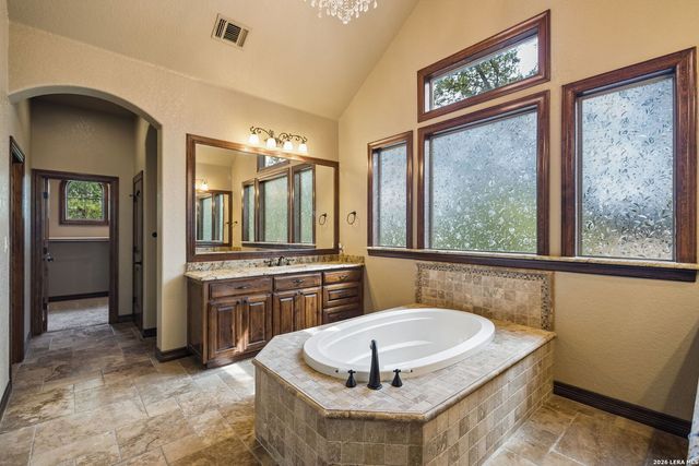 18872 Helotes Rdg, Helotes, TX 78023