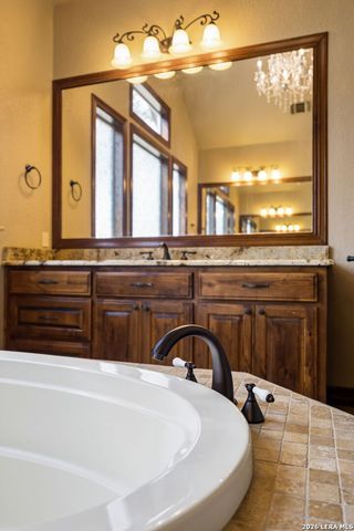 18872 Helotes Rdg, Helotes, TX 78023